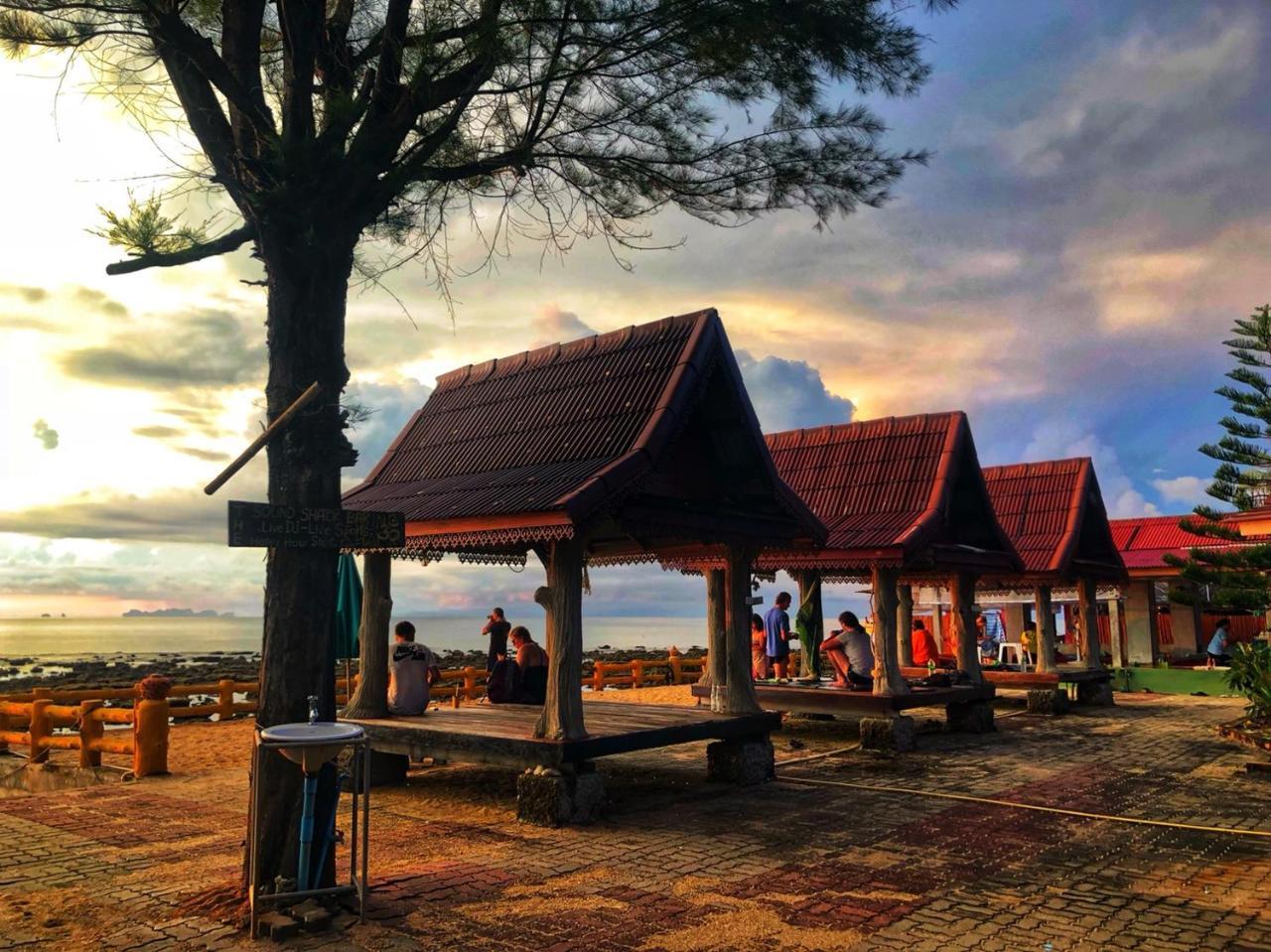Prukrom Lanta Guesthouse Ko Lanta Eksteriør bilde